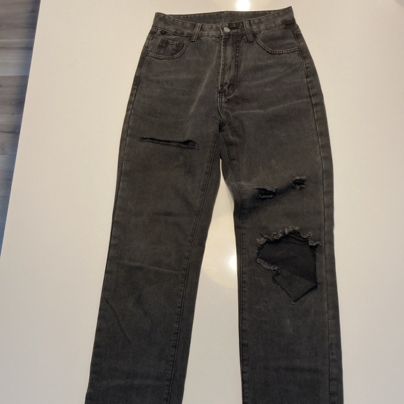 Distress mom jeans - Picture 1 of 5